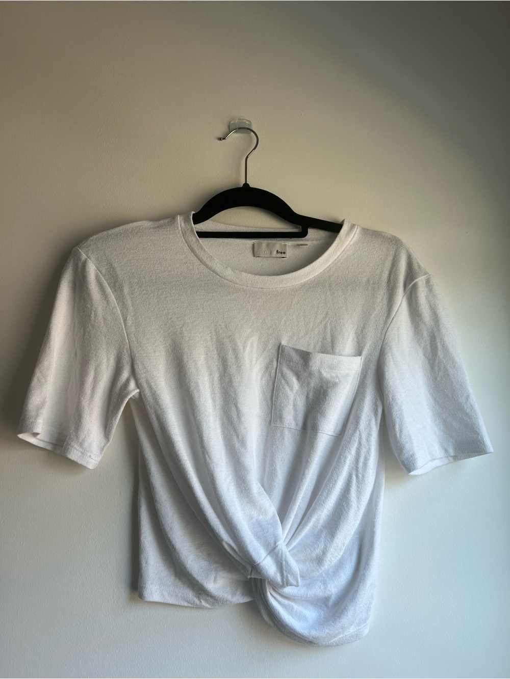 Wilfred White Short-Sleeve Knot Front Pocket Tee